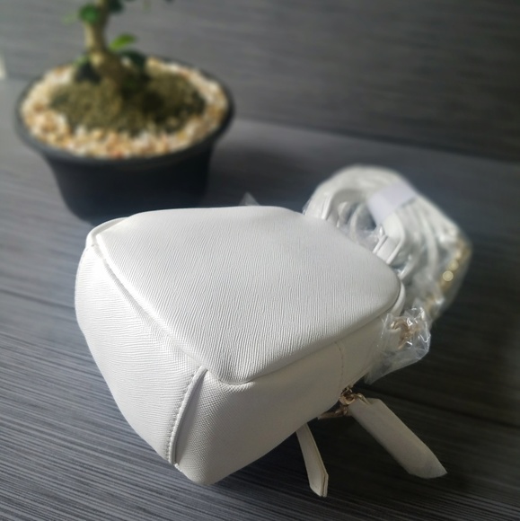 ❌LIMITED❌ 1 LEFT ❌ white mini backpack crossbody - Picture 3 of 8
